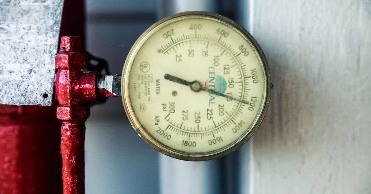 Wasserdruck bei der Besichtigung prüfen: So erkennen Sie versteckte Probleme sofort