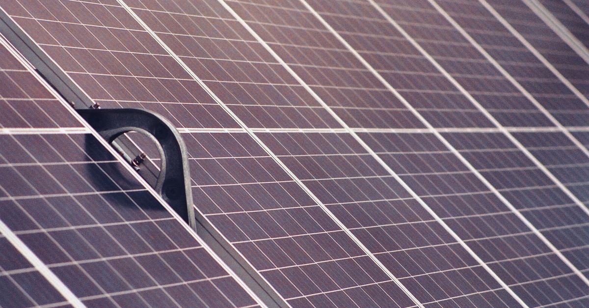 Photovoltaik-Inbetriebnahme richtig prüfen: So startet Ihre Solaranlage sicher und effizient
