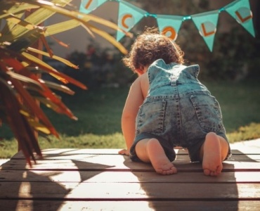 Den Garten kindersicher machen: So wird draußen Spielen sicher und unbeschwert